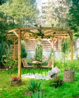 Le belvédère circulaire en bois pour jardin